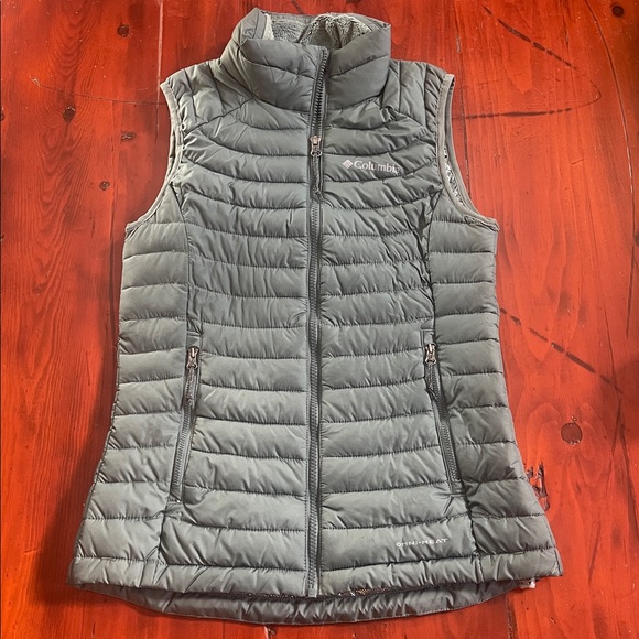 Columbia Jackets & Blazers - Columbia Omni Shield Sage Green Vest size xs